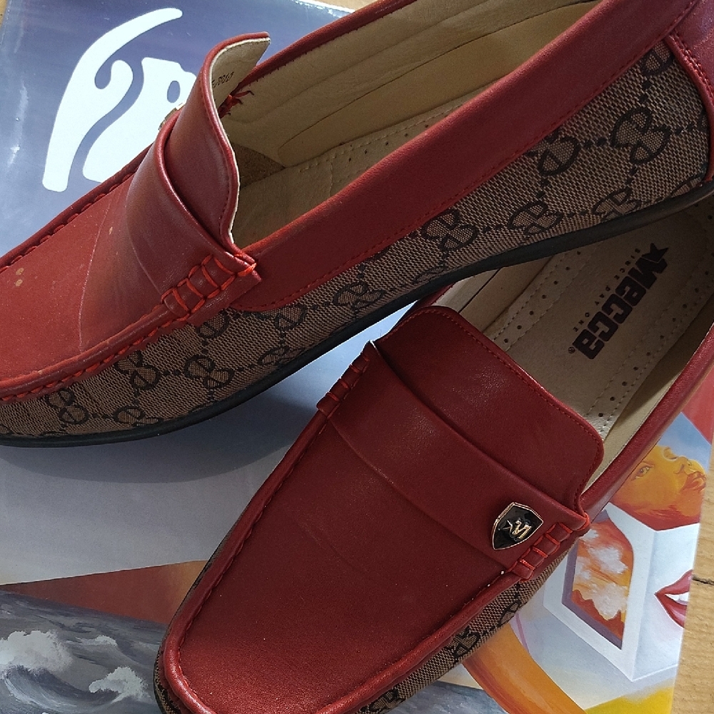 mecca Red & Brown Men's Slip-On Loafers